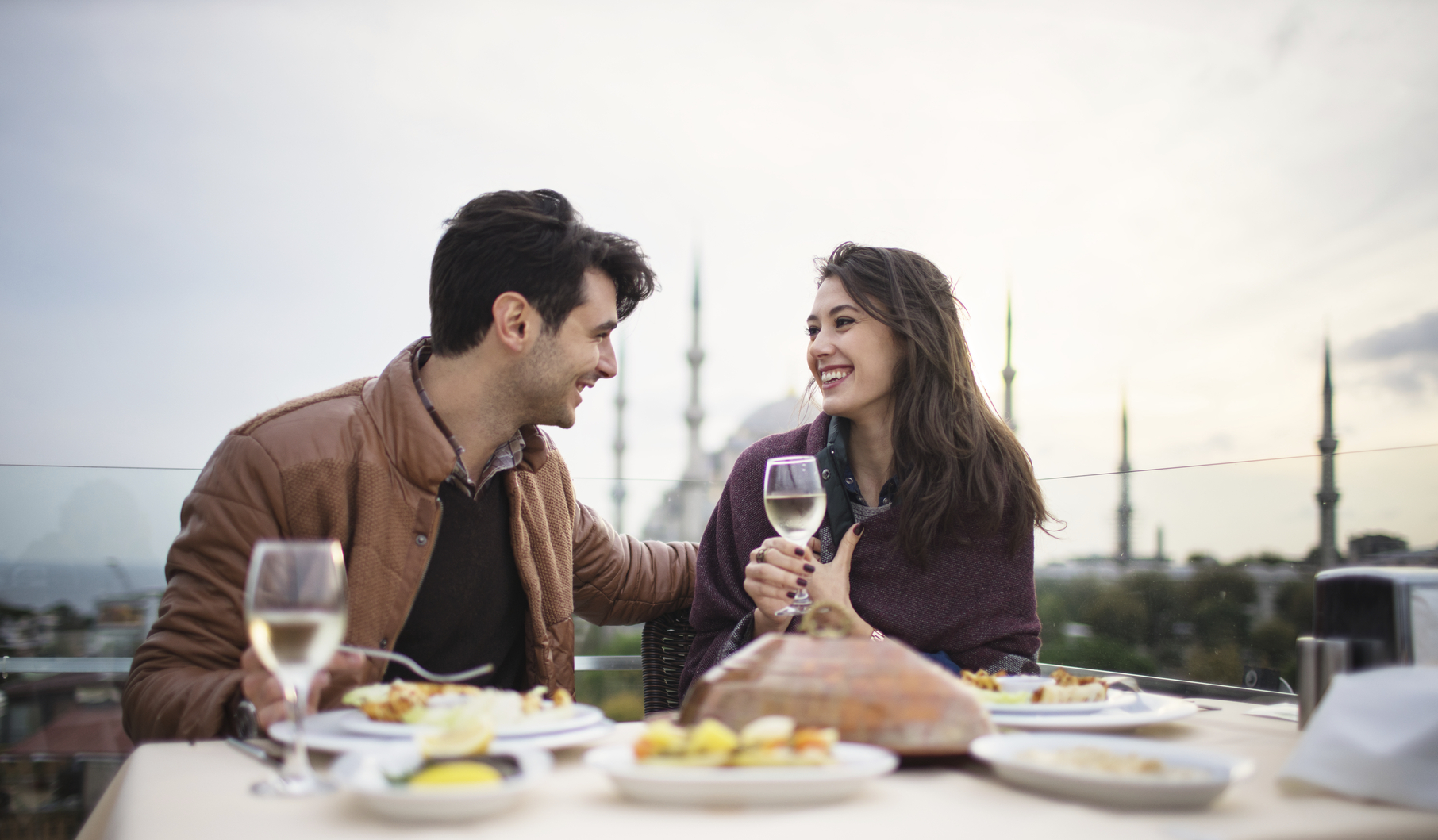5 First Date Tips To Use When Meeting Offline For The First Time